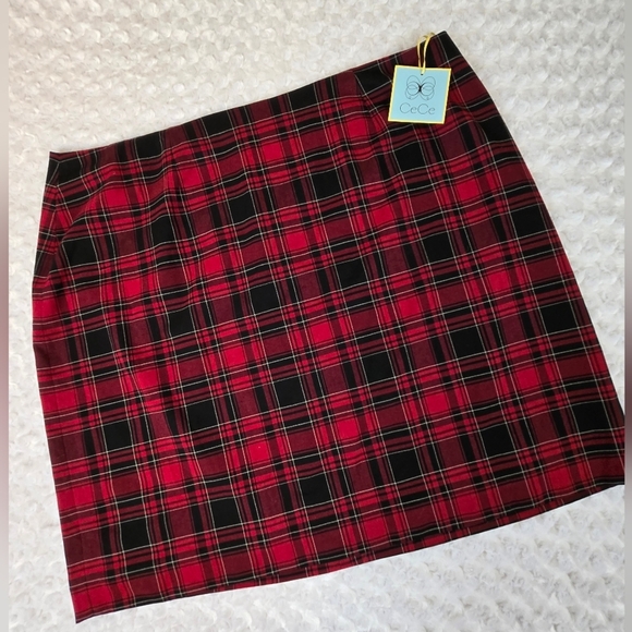 CeCe Dresses & Skirts - CeCe Red and Black Plaid Mini Skirt 24W NWT (6085)
